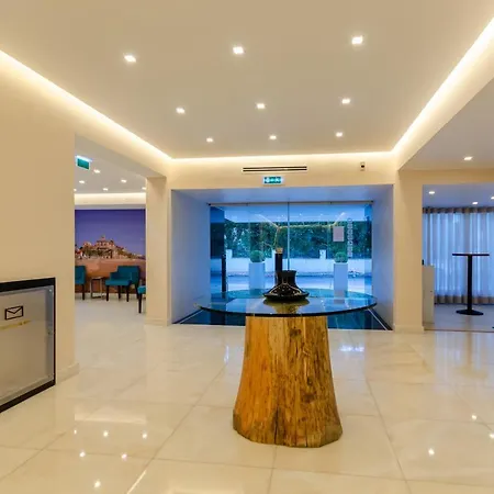 Lido Hotel 4*